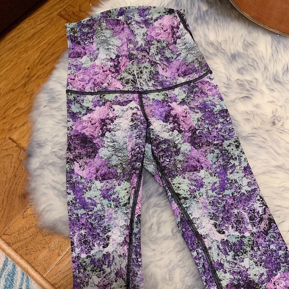 Lululemon wunder under 28”